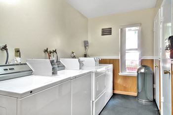 laundry facilities at Laurel Grove, Menlo Park, CA, 94025